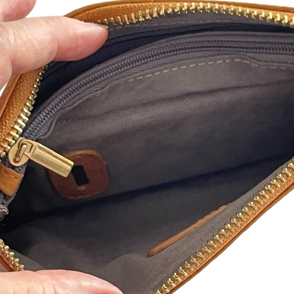 Handbag Butler Cognac Leather Recharging Wristlet Clutch Wallet